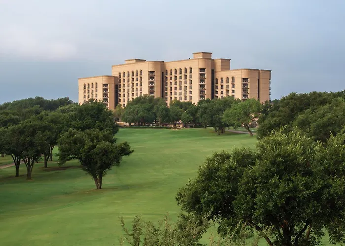 Hotel with Tennis: The Ritz-Carlton Dallas, Las Colinas